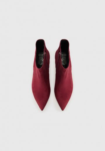 Сапожки на танкетке