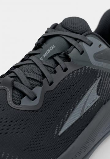 Беговые кроссовки