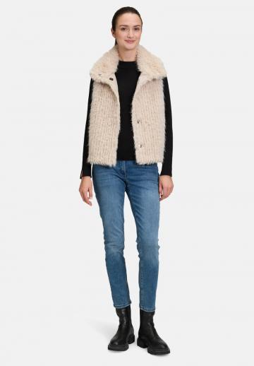 Пуховой жилет