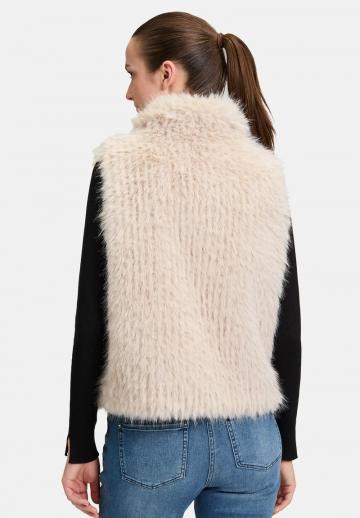 Пуховой жилет