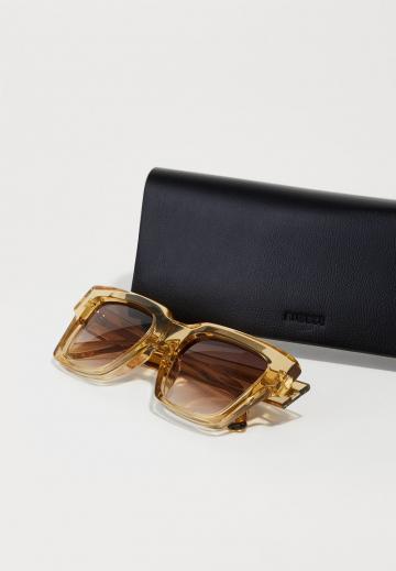 Солнечные очки