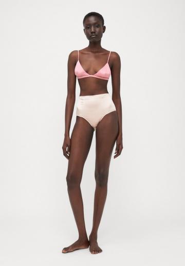 Бюстгальтер без косточек