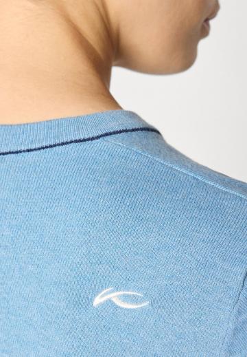 Пуловер с вырезом V