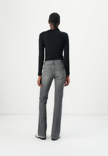 Клешеные брюки