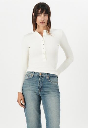 Короткие джинсы