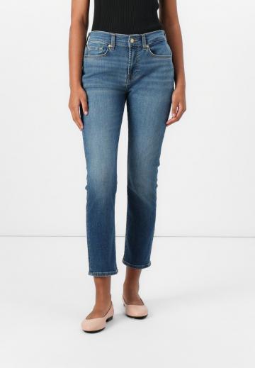 Короткие джинсы