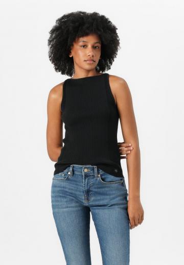 Короткие джинсы