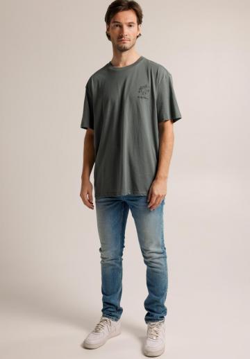 Узкие джинсы