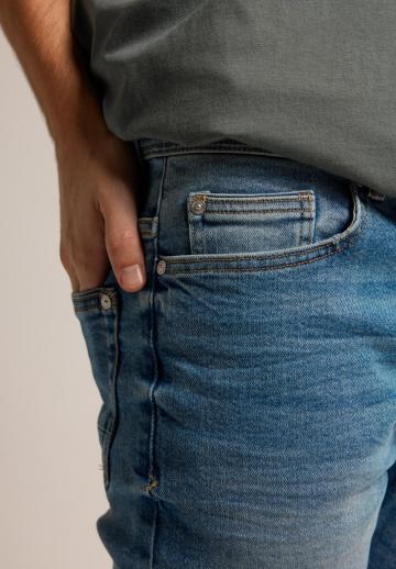 Узкие джинсы