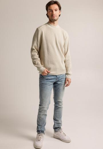 Узкие джинсы