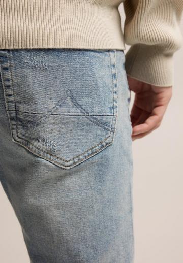 Узкие джинсы