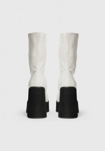 Высокие сапоги