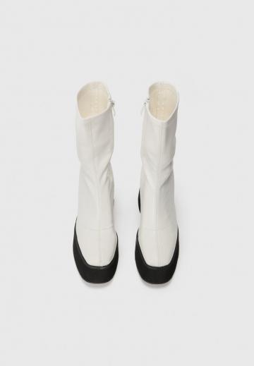 Высокие сапоги