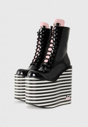 Сапожки на танкетке