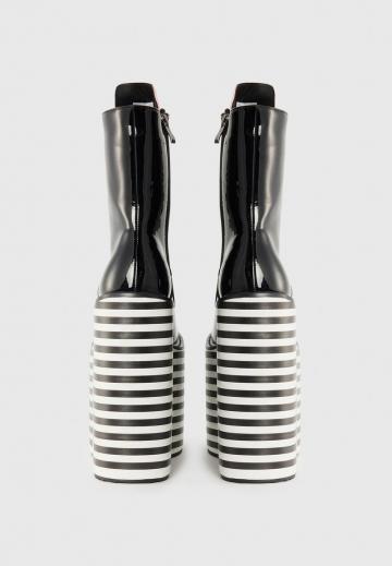 Сапожки на танкетке