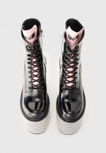 Сапожки на танкетке