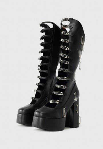 Высокие сапоги