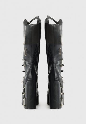 Высокие сапоги