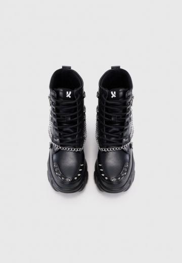 Сапожки на танкетке