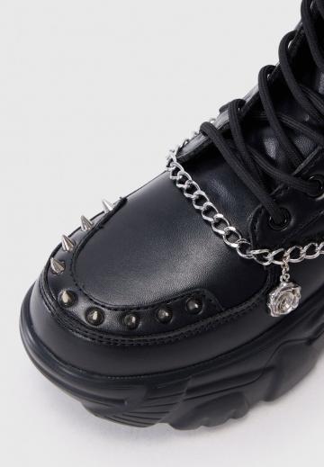 Сапожки на танкетке