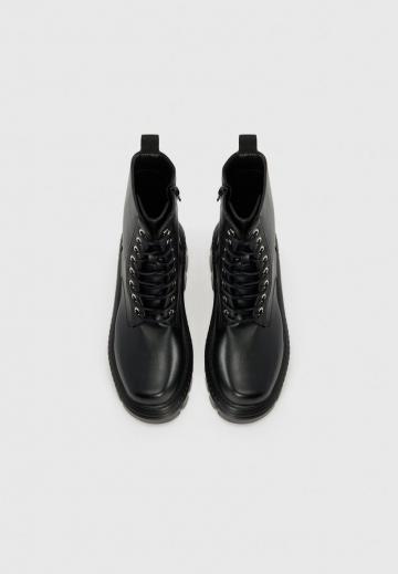 Сапоги на шнуровке