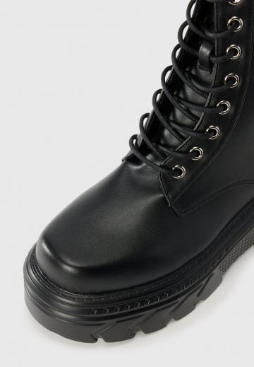 Сапоги на шнуровке