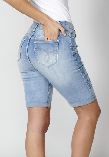 Джинсовые шорты