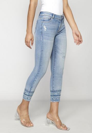Короткие джинсы