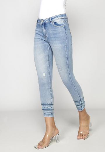 Короткие джинсы