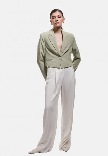 Блейзер с накладными карманами