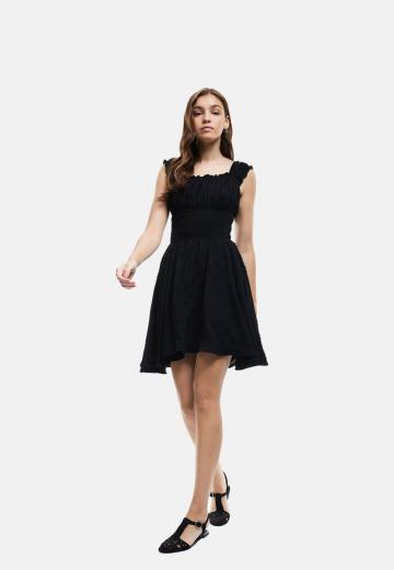 Короткое платье