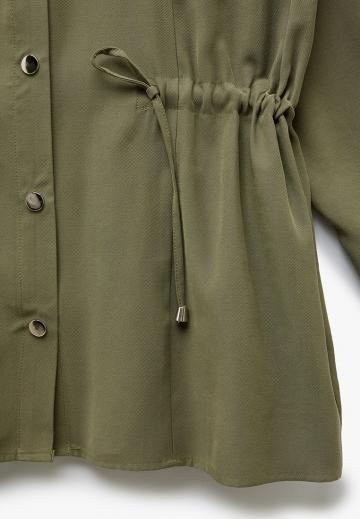 Куртка с накладнымит карманами