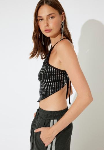 Топ на бретельках