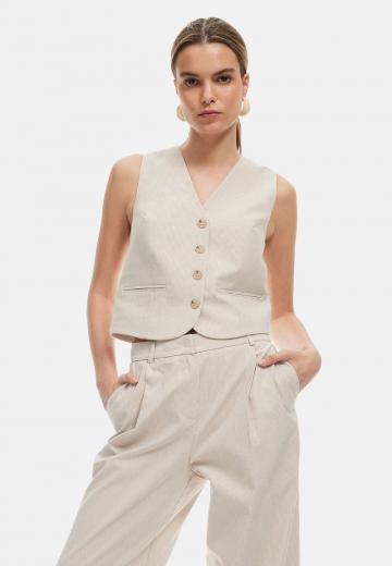 Джинсовая жилетка