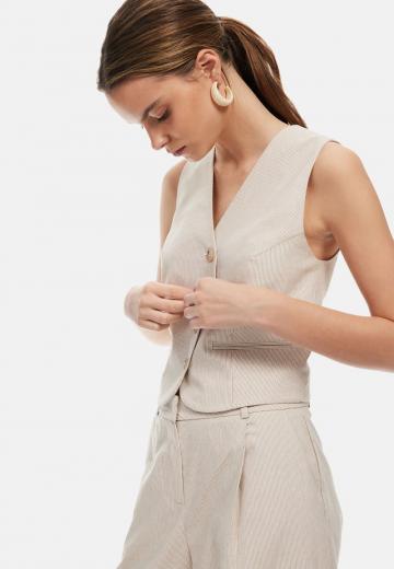 Джинсовая жилетка