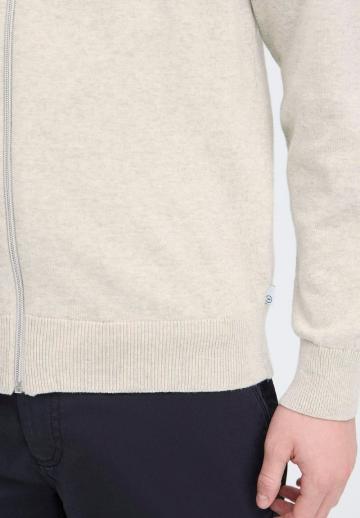 Вязаная кофта