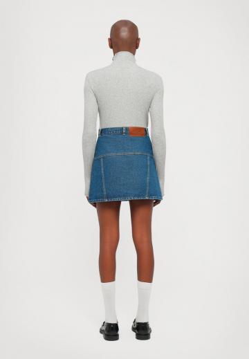 Юбка с накладными карманами