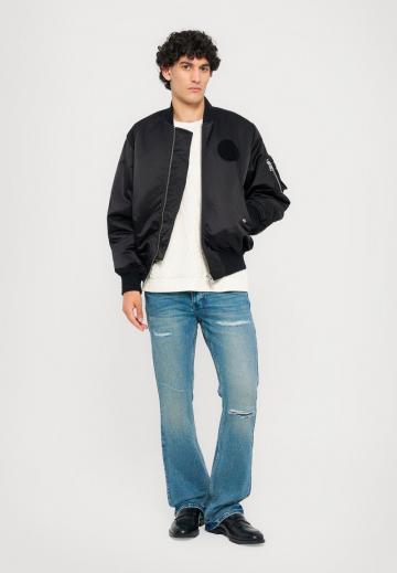 Свободные джинсы