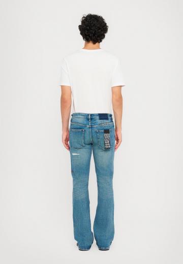 Свободные джинсы