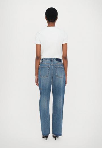 Джинсы бойфренда