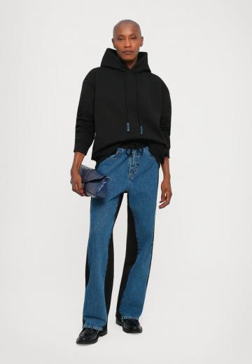 Свободные джинсы