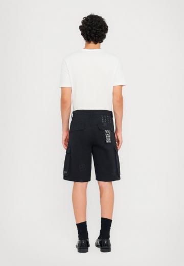 Брюки с накладными карманами