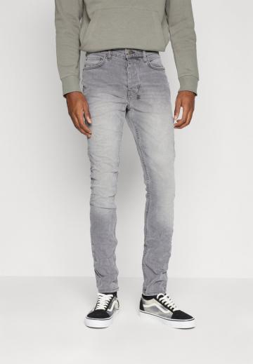 Узкие джинсы