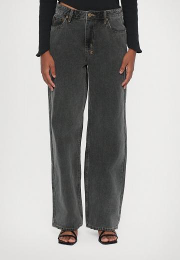 Джинсы бойфренда