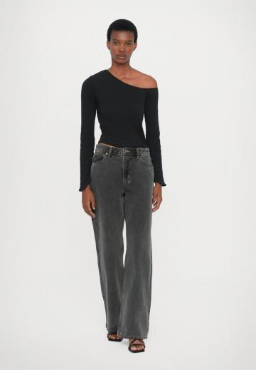 Джинсы бойфренда