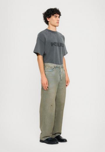 Прямые джинсы