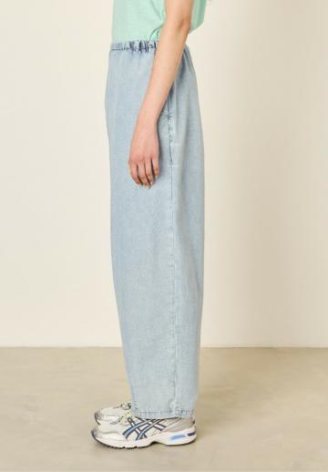 Свободные джинсы