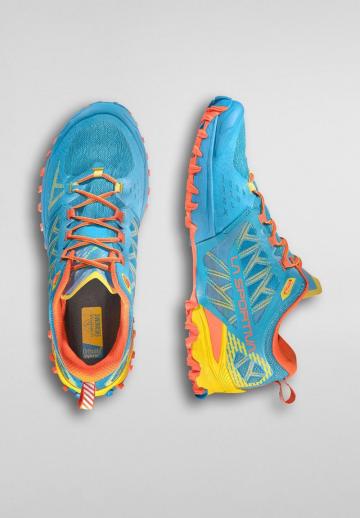 Походные кроссовки