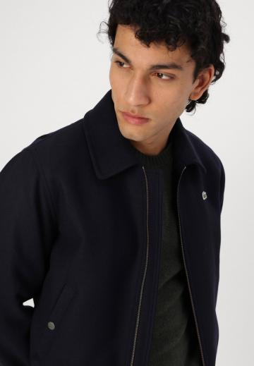 Куртка бомбер