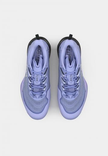 Теннисные кроссовки